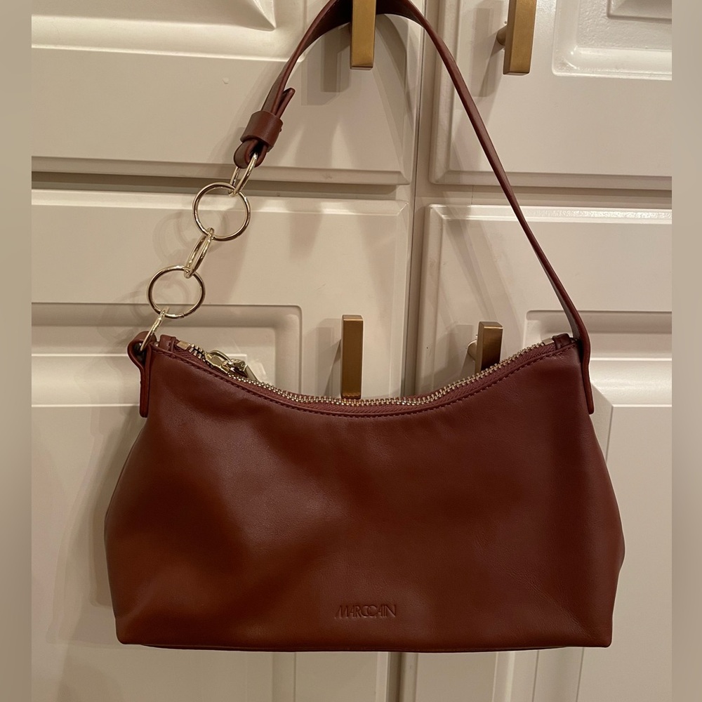 Marc Cain saddle brown leather bag with gold chain detailing